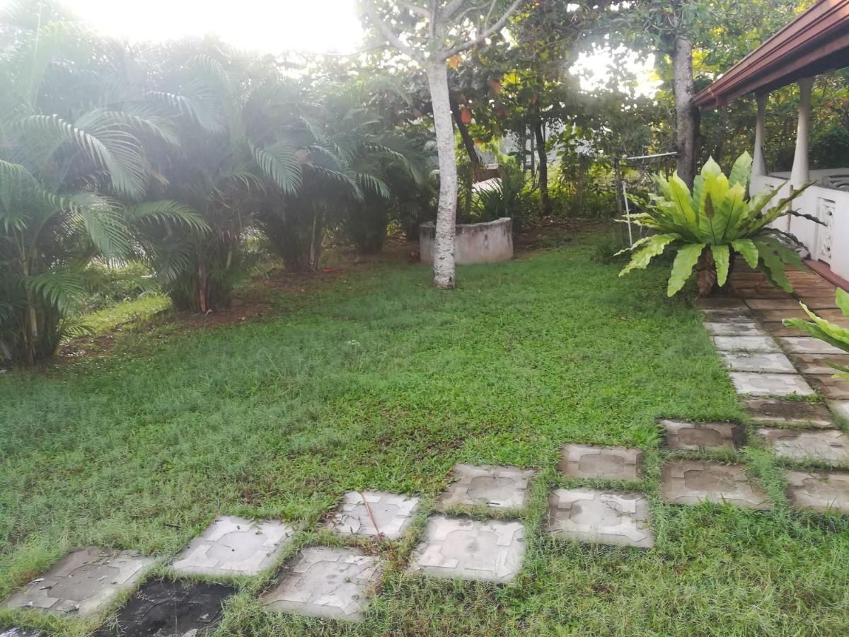 Anura Home Stay Kalutara Exterior photo
